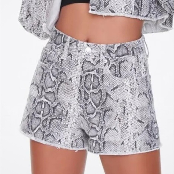 Forever 21 Shorts - Picture 1 of 10